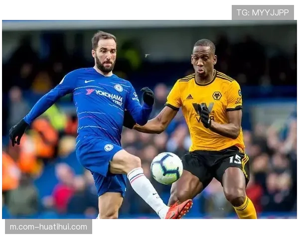 英超战术潮流循环显现 中低位防守与顺足边锋回归成新趋势 英超战术潮流循环显现 中低位防守与顺足边锋回归成新趋势